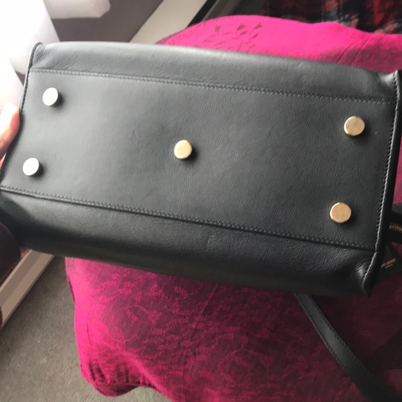 💯 authentic rare Saint Laurent cabas tote in black with gold hardware. - Picture 7 of 7